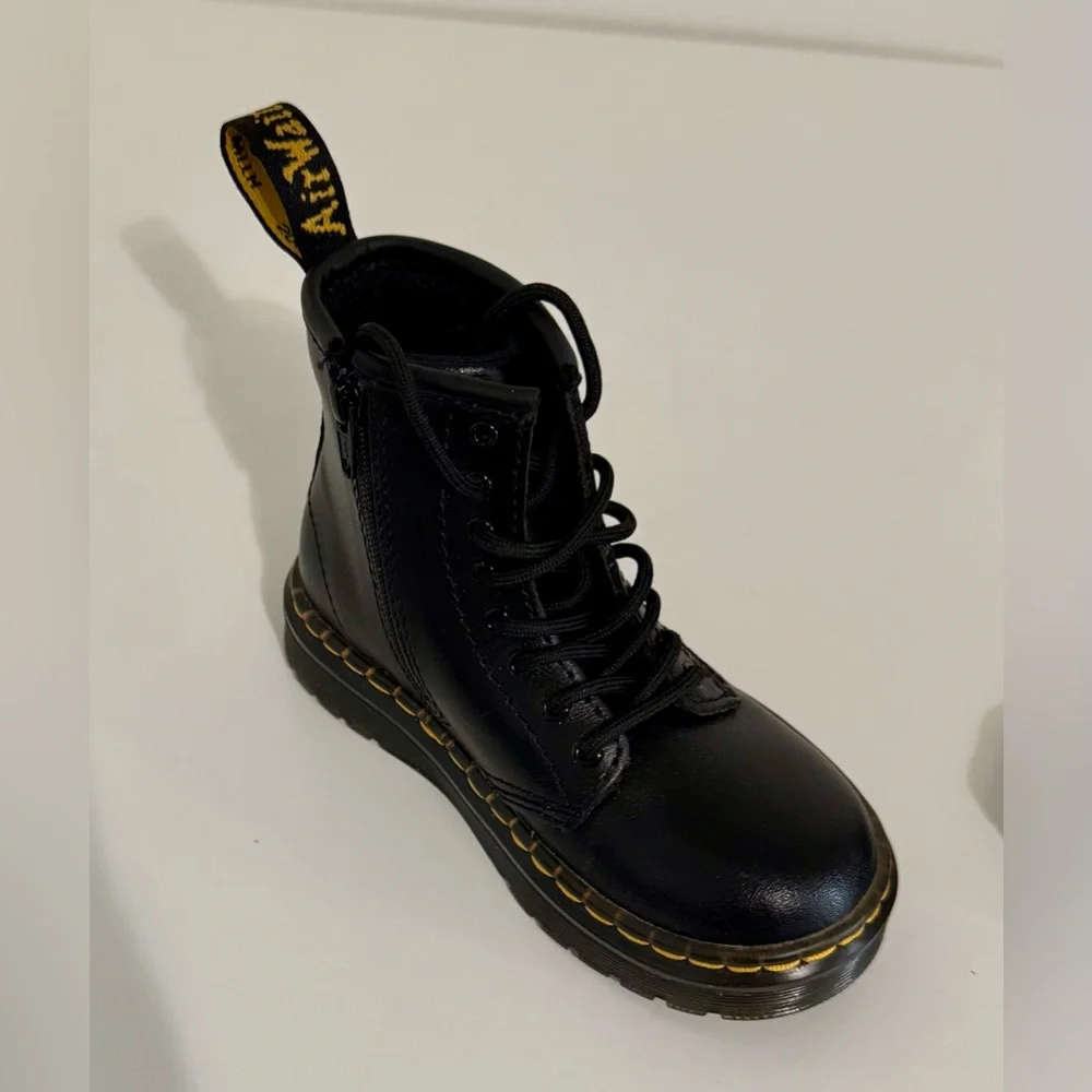 Dr. Martens Airwair Toddler 1460 Softy T‎ Leather Lace Up Boots Size:9 NEW